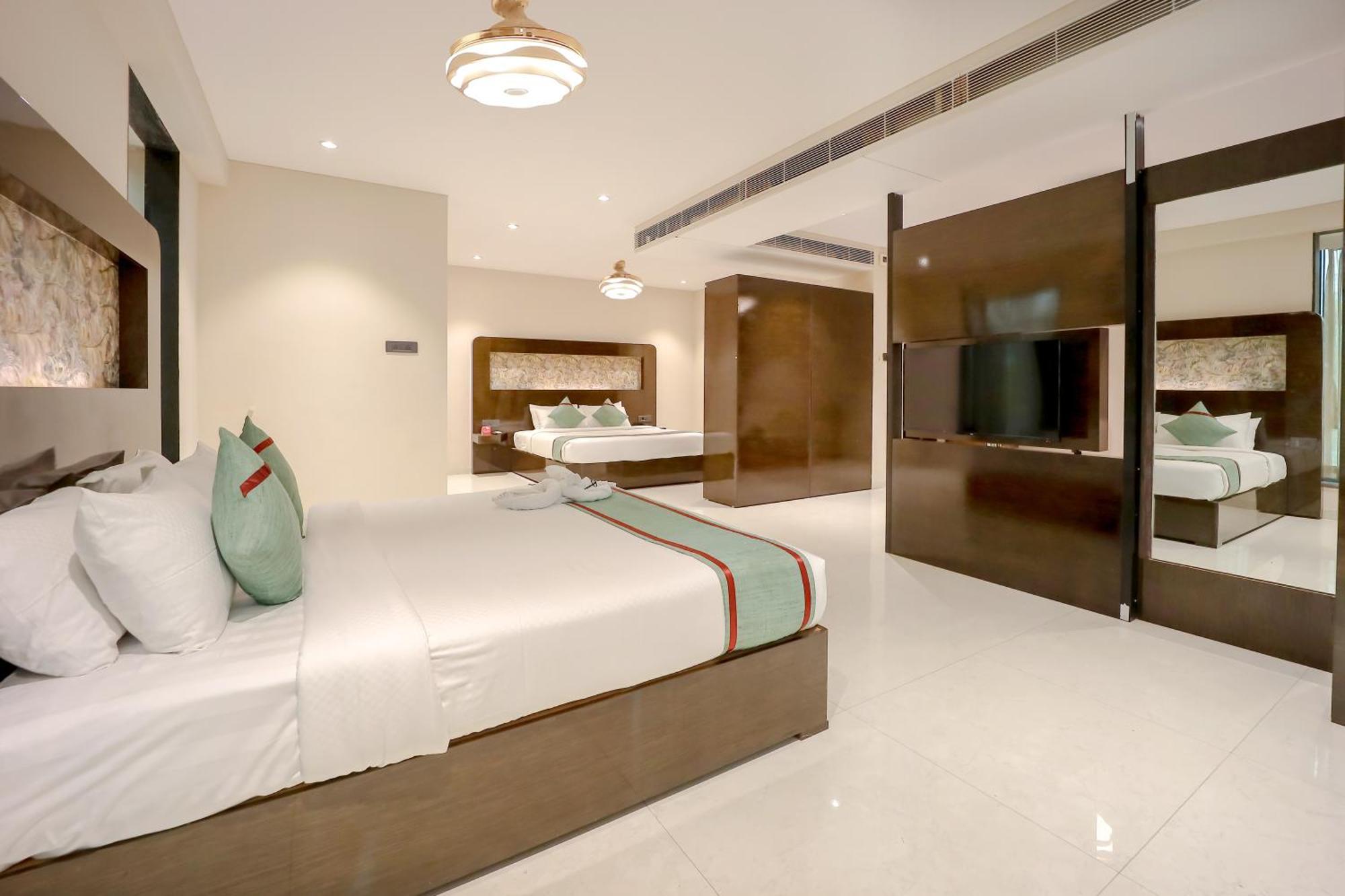 Zip By Spree Hotels Surat Esterno foto